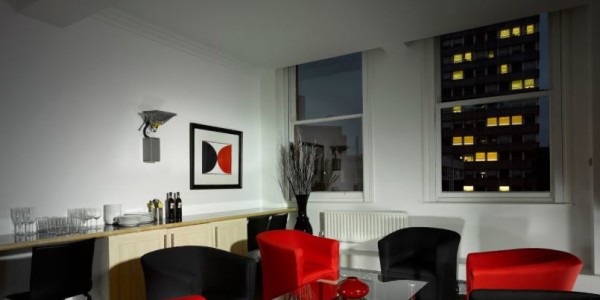 BUSINESS ROOM