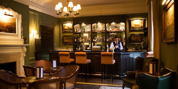 CELEBRATE SEASONS AT THE MANOR