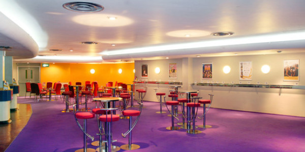 CHURCHILL THREATRE BROMLEY LOUNGE