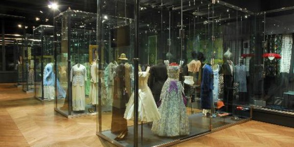FAshion and Textile Gallery