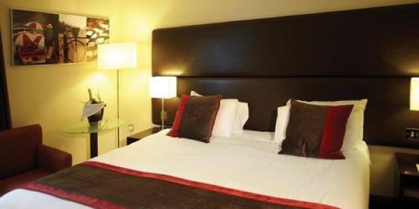 HOTEL GUEST ROOM