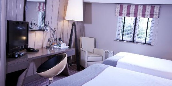 ROOM ACCOMODATION