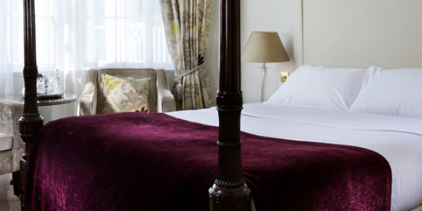 ROOM FEATURES