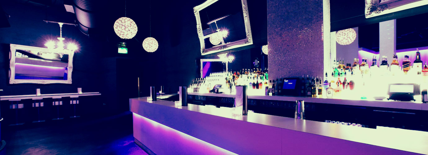 THE WHITE ROOM