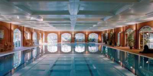 Hilton St Annes Manor Bracknell Berkshire Swimming Pool