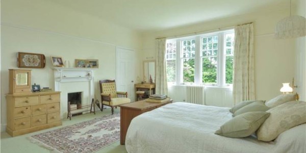 Farringford Hotel Bedroom